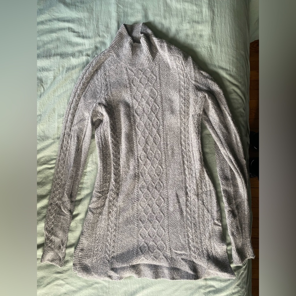 Adrienne Vittadini gray sweater size XS